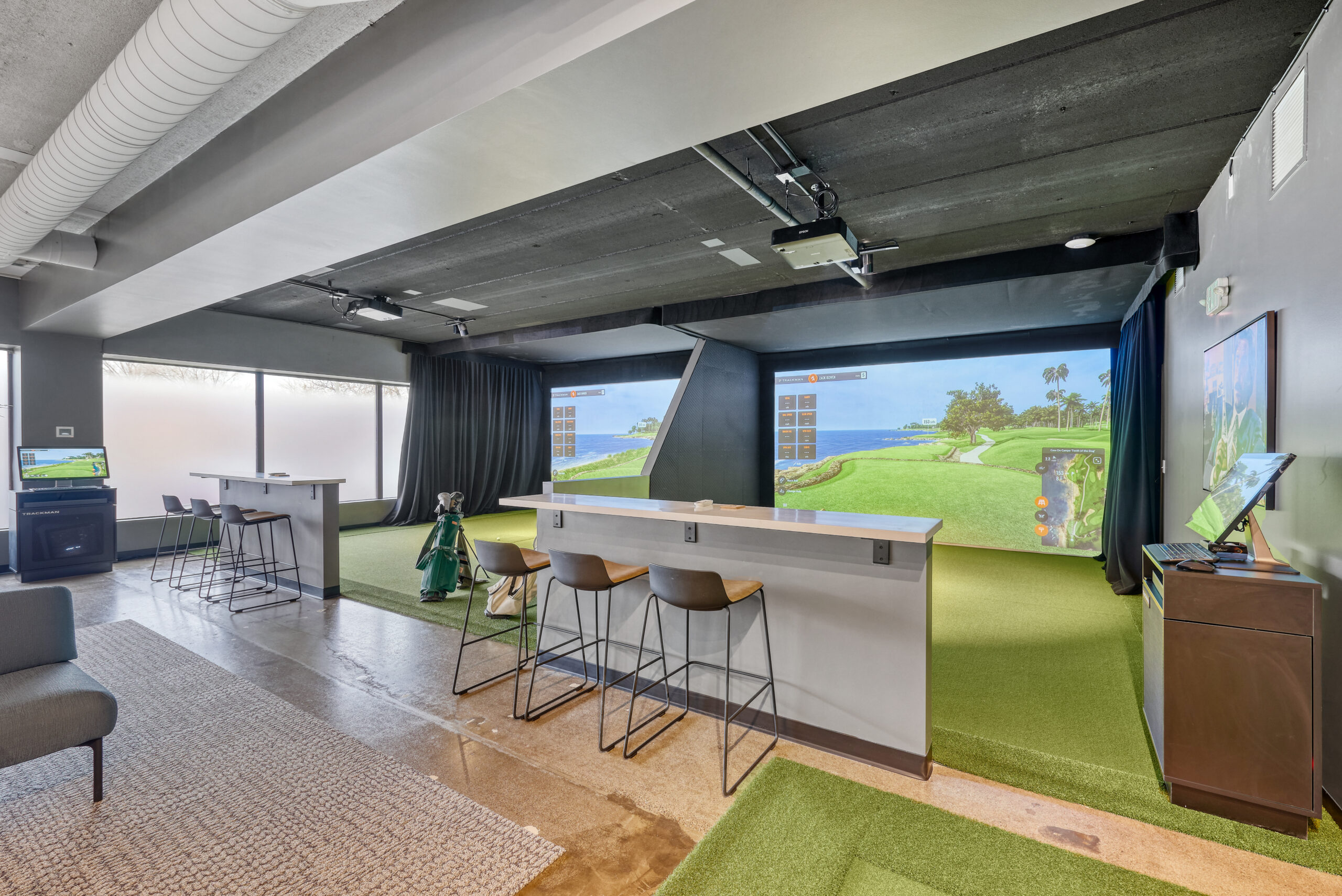 Trackman simulator bay
